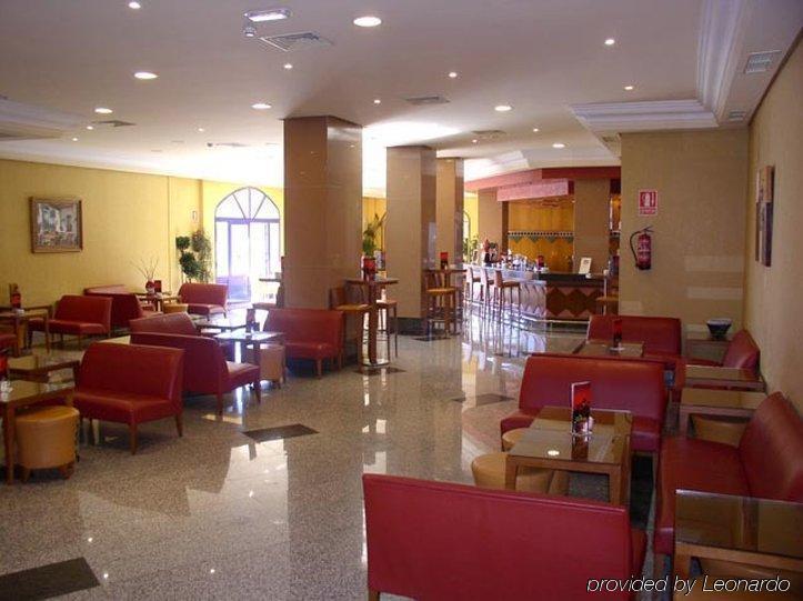 โฮเต็ล วิสตามาร์ Apartment เบนัลมาเดนา ร้านอาหาร รูปภาพ