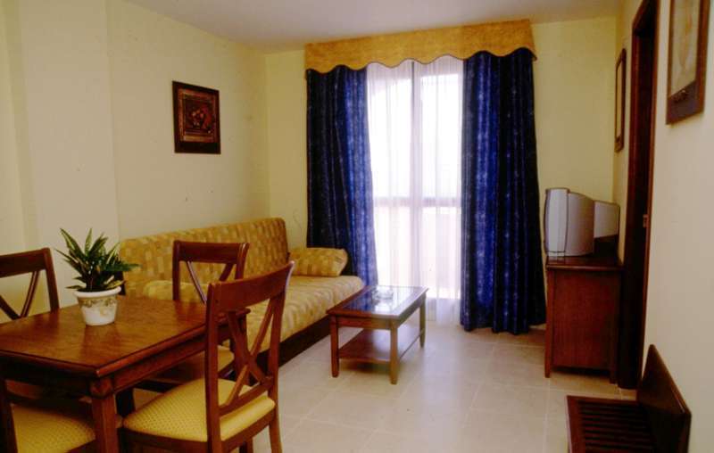 โฮเต็ล วิสตามาร์ Apartment เบนัลมาเดนา ห้อง รูปภาพ